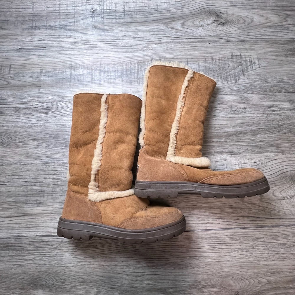 UGG Sundance II Boots Womens Size 9 Chestnut Sheepskin Tall Shearling 5325